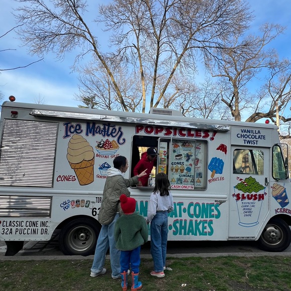 Meet your Posher, Janet - Picture 1 of 1